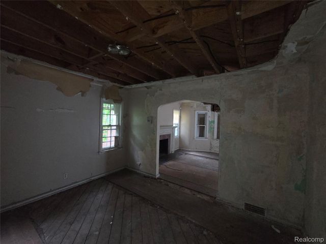 16808 Mendota Street, Detroit, MI 48221