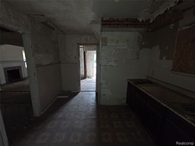 16808 Mendota Street, Detroit, MI 48221