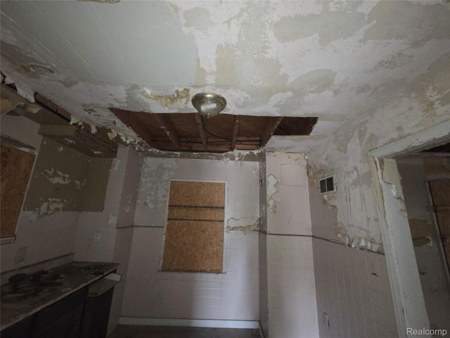 16808 Mendota Street, Detroit, MI 48221