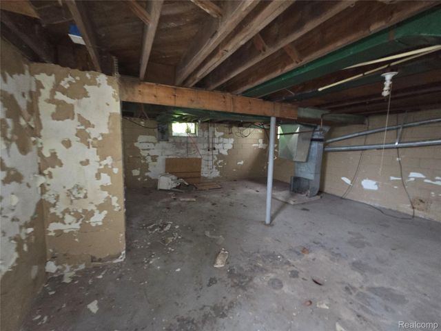 16808 Mendota Street, Detroit, MI 48221