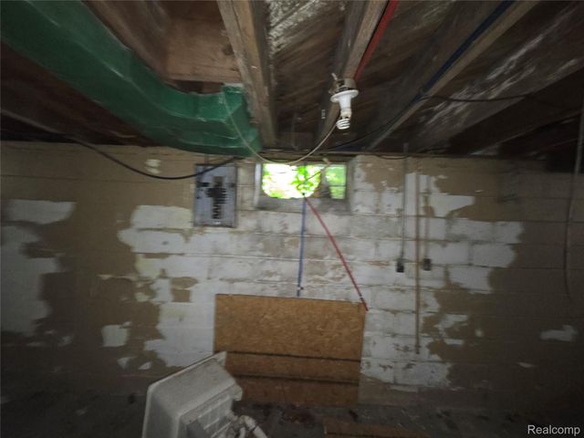 16808 Mendota Street, Detroit, MI 48221