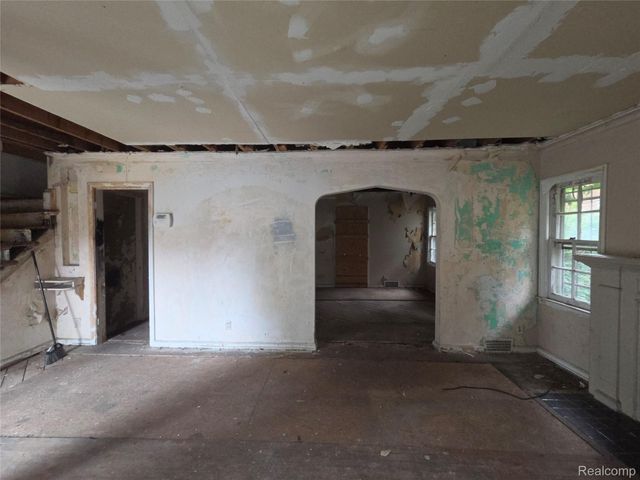 16808 Mendota Street, Detroit, MI 48221