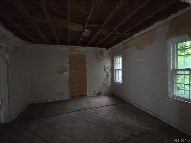 16808 Mendota Street, Detroit, MI 48221