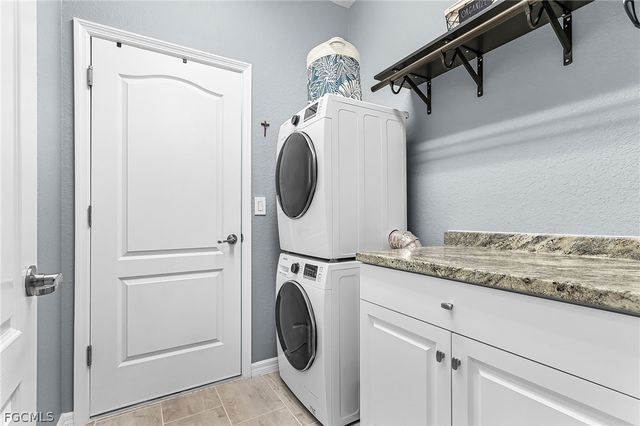 10500 Pistoia DR, Fort Myers, FL 33913