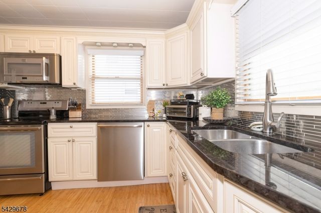 491 Eagle Rock Ave, Roseland Boro, NJ 07068