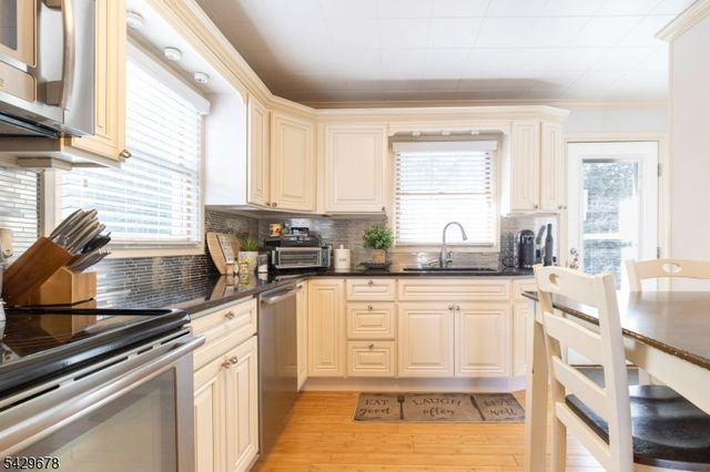 491 Eagle Rock Ave, Roseland Boro, NJ 07068