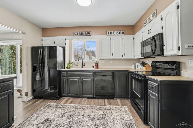 4450 Seidel Place, Saginaw Twp, MI 48638