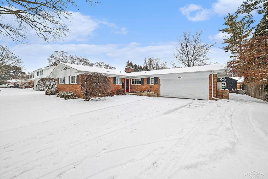4450 Seidel Place, Saginaw Twp, MI 48638