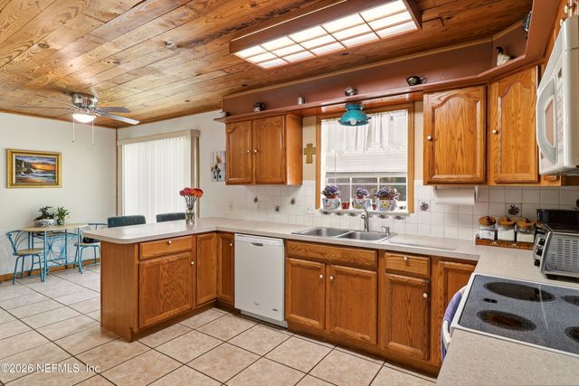 1927 MONTEAU Drive, Jacksonville, FL 32210