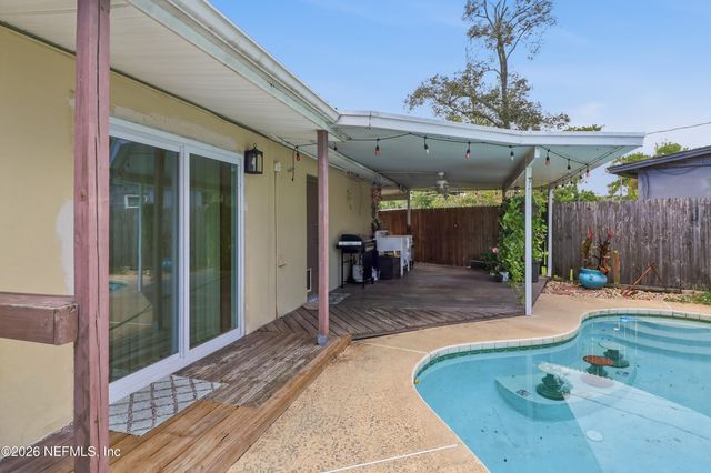 1927 MONTEAU Drive, Jacksonville, FL 32210