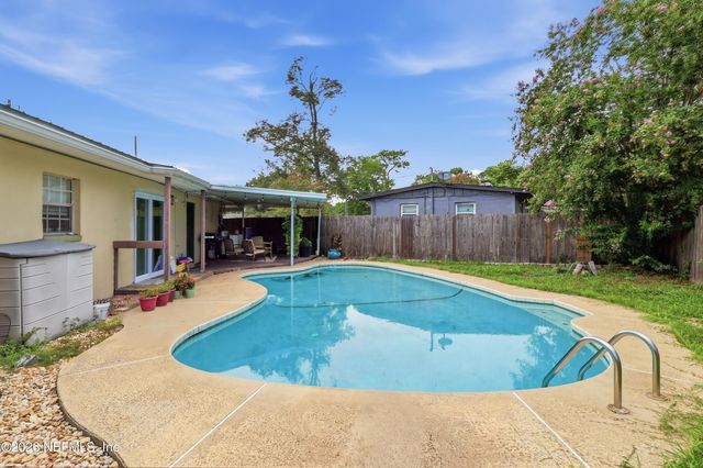 1927 MONTEAU Drive, Jacksonville, FL 32210
