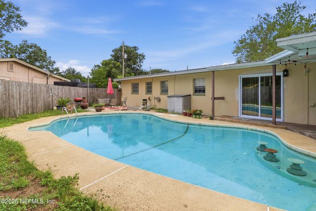 1927 MONTEAU Drive, Jacksonville, FL 32210