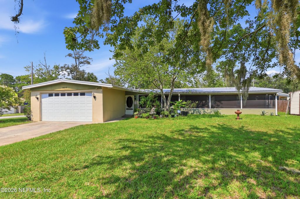 1927 MONTEAU Drive, Jacksonville, FL 32210