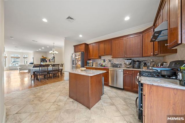 236 Columbus Avenue 3, Palisades Park, NJ 07650