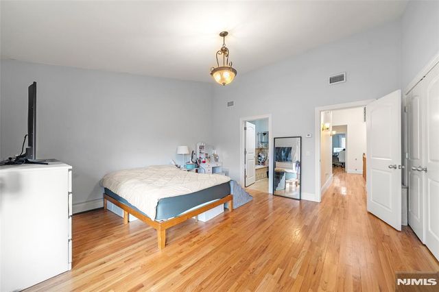 236 Columbus Avenue 3, Palisades Park, NJ 07650