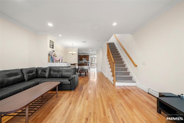 236 Columbus Avenue 3, Palisades Park, NJ 07650