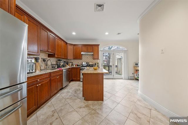 236 Columbus Avenue 3, Palisades Park, NJ 07650