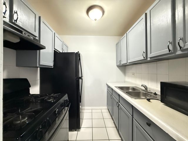 600 Mesa Drive 104, Hoffman Estates, IL 60169