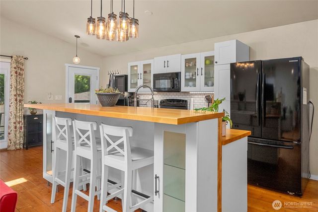3288 NW Happy Hollow Lane, Silverdale, WA 98383