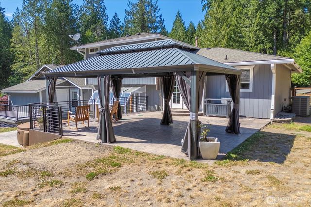 3288 NW Happy Hollow Lane, Silverdale, WA 98383