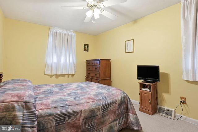 1027 GRIFFITH ST, Philadelphia, PA 19111