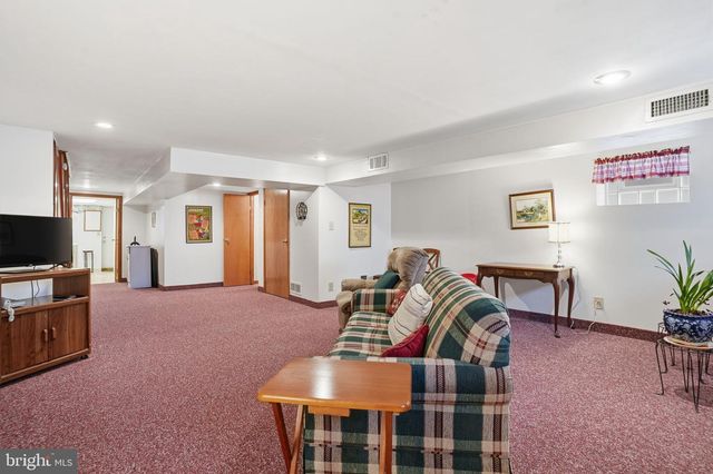 1027 GRIFFITH ST, Philadelphia, PA 19111