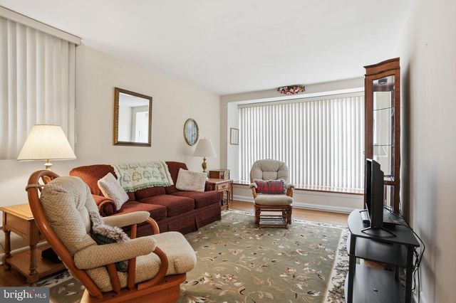 1027 GRIFFITH ST, Philadelphia, PA 19111