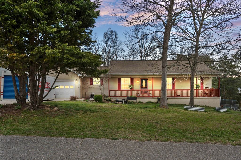 160 Pine Ridge Drive, Dayton, TN 37321