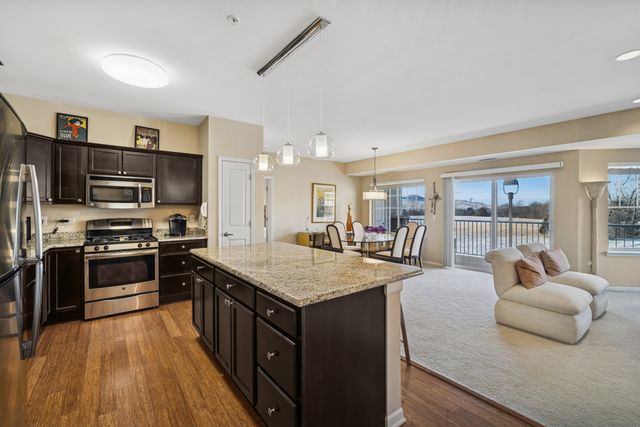 2220 Founders Drive 107, Northbrook, IL 60062