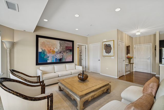 2220 Founders Drive 107, Northbrook, IL 60062