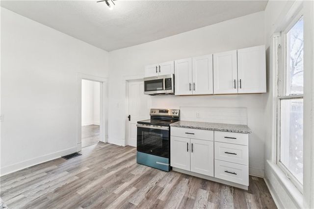 426 Benton Avenue, Excelsior Springs, MO 64024