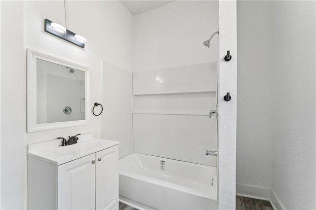 426 Benton Avenue, Excelsior Springs, MO 64024