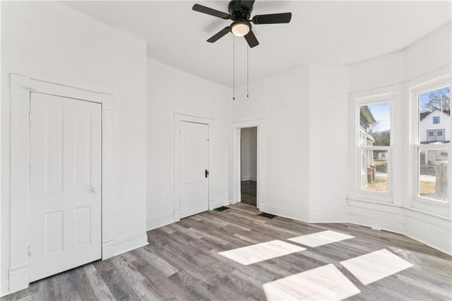 426 Benton Avenue, Excelsior Springs, MO 64024