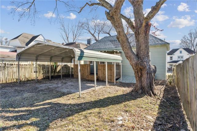 426 Benton Avenue, Excelsior Springs, MO 64024