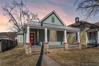 426 Benton Avenue, Excelsior Springs, MO 64024