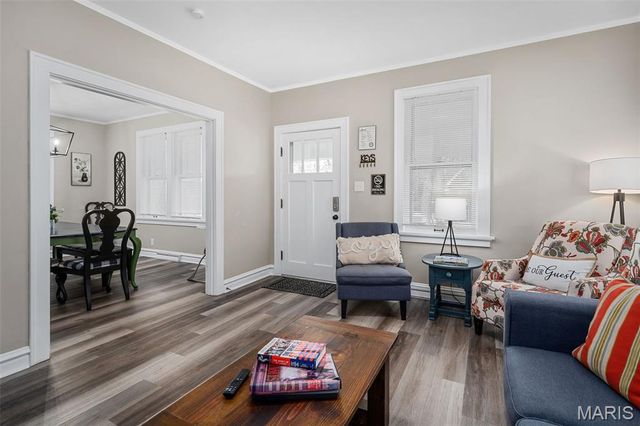 622 N Benton Avenue, St Charles, MO 63301