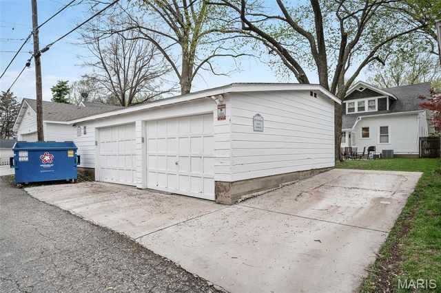622 N Benton Avenue, St Charles, MO 63301
