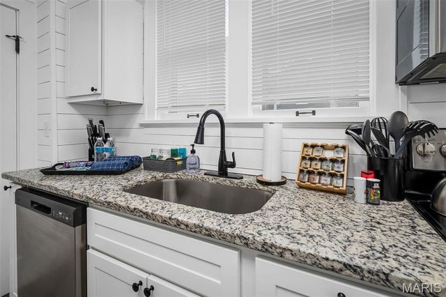 622 N Benton Avenue, St Charles, MO 63301
