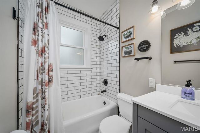 622 N Benton Avenue, St Charles, MO 63301