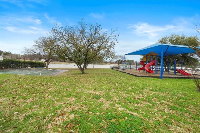 4949 Pleasure Lake Lane Drive, Willis, TX 77318