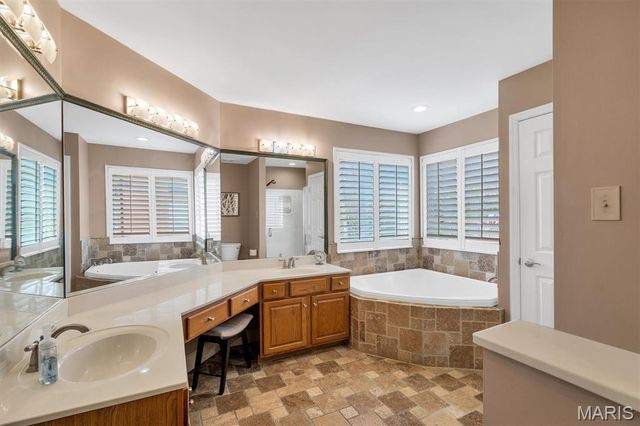 12315 Rule Hill Court, Maryland Heights, MO 63043