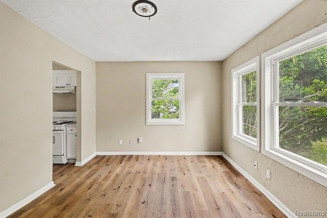 3235 Young Avenue, Lansing, MI 48906