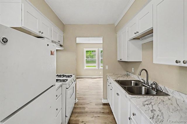 3235 Young Avenue, Lansing, MI 48906