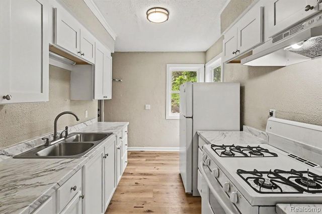 3235 Young Avenue, Lansing, MI 48906