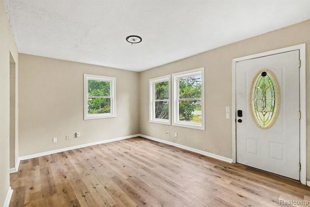 3235 Young Avenue, Lansing, MI 48906