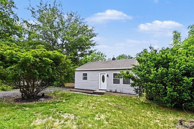 3235 Young Avenue, Lansing, MI 48906