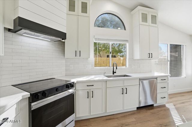 3743 W SHANNON Street, Chandler, AZ 85226