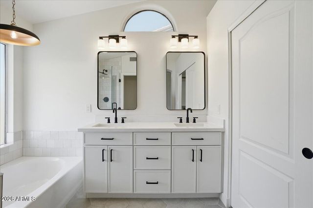 3743 W SHANNON Street, Chandler, AZ 85226