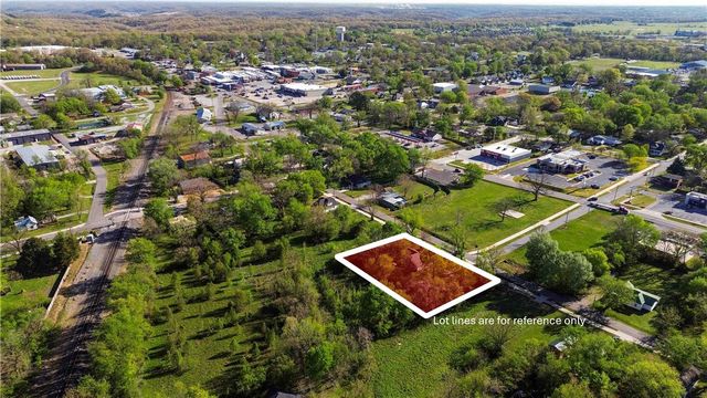 515 2nd Avenue, Gravette, AR 72736
