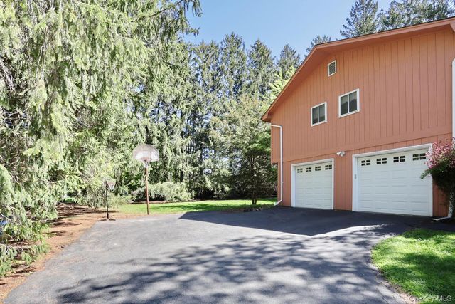 4 Crabapple Court, Monsey, NY 10952